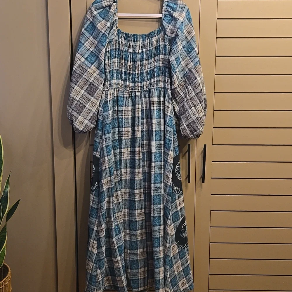 Dressed In LALA Sweet Revenge Smocked Plaid Snake Dress Size Medium - Picture 11 of 12